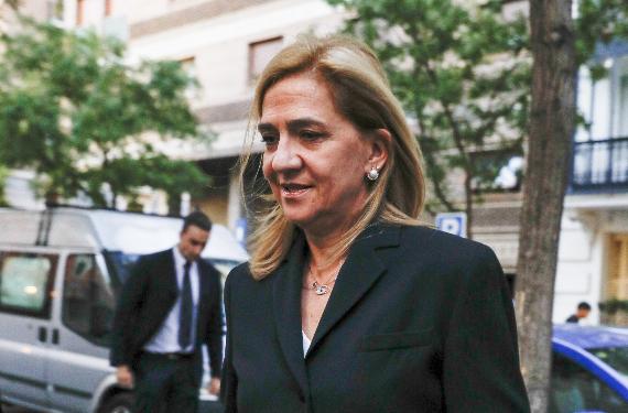 La infanta Cristina fue engañada por 3 hombres que la llevaron a la cama