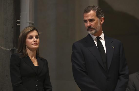 Felipe VI, de copas sin Letizia hasta las 6 de la madrugada, vuelve a ser feliz