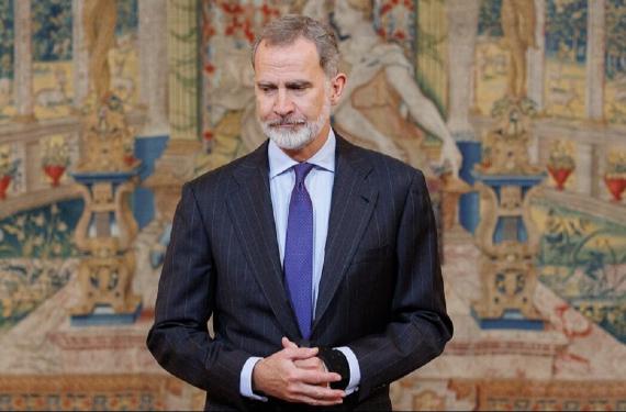 Felipe VI está moviendo varios hilos para que no encuentre trabajo en España