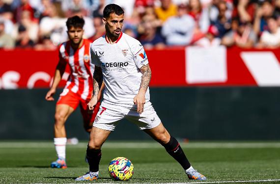 García Pimienta obliga al Sevilla a meter a Suso en la operación que cerrará en Barcelona al goleador estrella