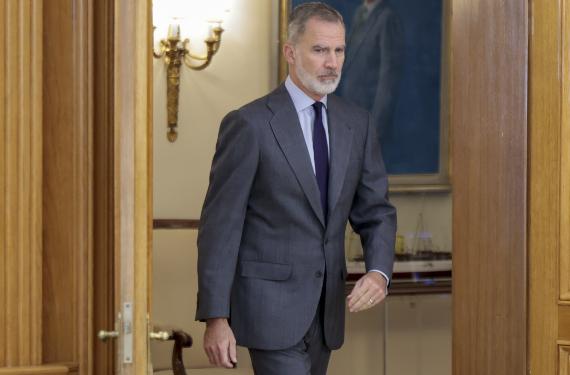 Felipe VI pone de patitas en la calle a cuatro aliados de Letizia