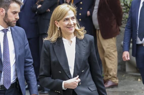 La infanta Cristina presenta al empresario con el que comparte su vida a sus 4 hijos