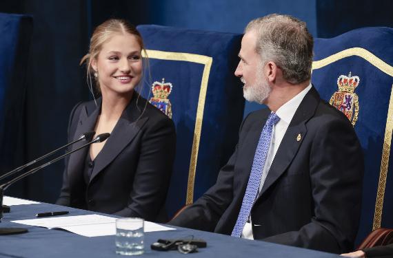 Felipe VI frenó en 2 ocasiones la intervención quirúrgica para que Leonor no se pareciera a su abuelo