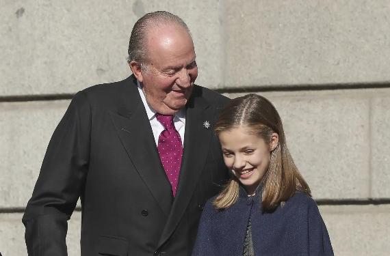 Juan Carlos I recibió una llamada el martes advirtiéndolo de que Leonor se escapa por las noches en Galicia