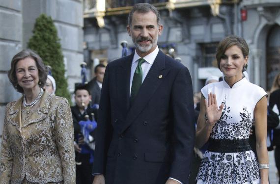 La reina Sofía es quien ha pedido a su hijo, Felipe VI, que no se divorcie de Letizia