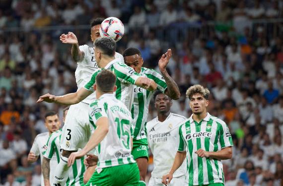 Es al único que no soporta Ancelotti y en Sevilla dan por hecho que no vuelve a Madrid tras Navidad