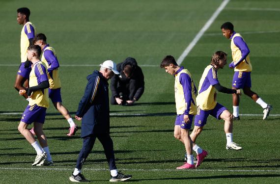 No va a ser fácil echarlo del Real Madrid porque prefiere ser suplente con Ancelotti que perder dinero