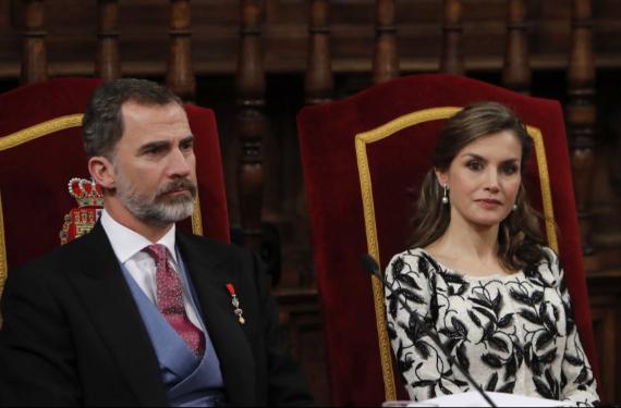 Letizia ha tenido una aventura de varias noches con un mando militar estando con Felipe VI