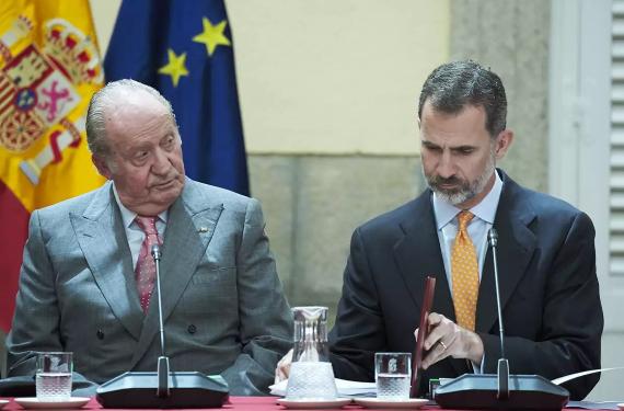 Juan Carlos I le ha pedido a su hijo que deje de hacerle la vida imposible a su amante