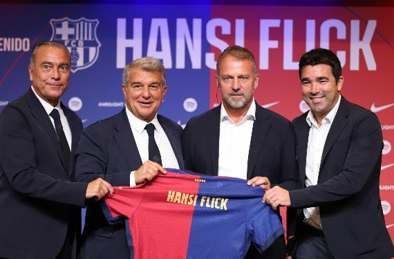 Flick tiene el primero foco de conflicto porque no lo quiere echar del Barça