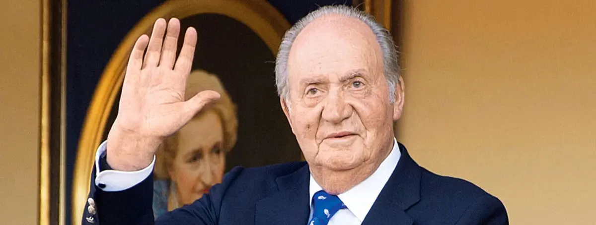 Juan Carlos I pasa el puente de diciembre con su amante, el cabo Cabello y Mochi en la isla de los ricos