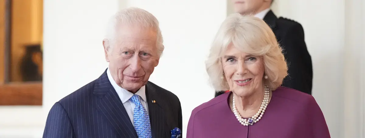 Carlos III ha amenazado con internar a Camilla Parker Bowles si no cesa en sus malas costumbres