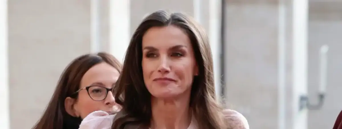 Letizia se ha estado acostando con un hombre casado con 5 hijos