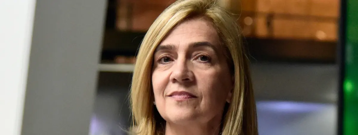 La infanta Cristina está siendo avisada de amistades peligrosas