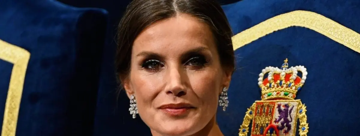 Letizia amenaza a sus amantes con hundir su vida si explican sus aventuras