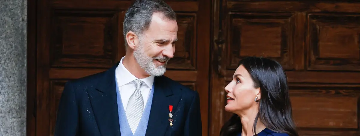 Zarzuela pide a Letizia que se muestre enamorada de Felipe VI en público