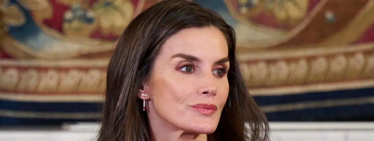 Letizia alquilaba coches a nombre de amigas para viajar de incógnito a Suiza