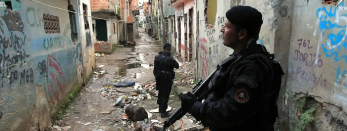 Sobrevive en una fiesta ilegal en la favela más peligroso de Río de Janeiro