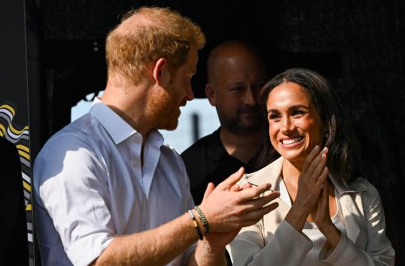 El Príncipe Harry ha recibido el aviso de que Meghan Markle se ha estado viendo con otros hombres de Hollywood