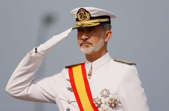 Felipe VI se somete a retoques en la cara aconsejado por la sustituta de Letizia