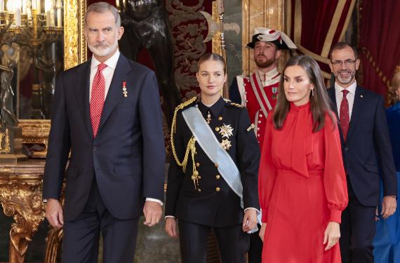 Felipe VI culpa a su suegra de que Leonor se comporte como una niña mal criada