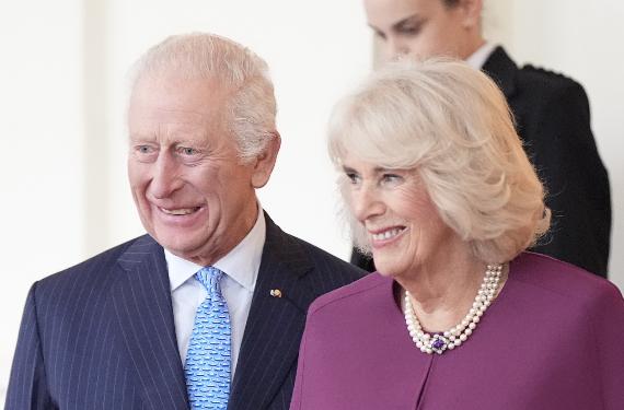 Camilla Parker Bowles mueve hilos a espaldas de Carlos III para evitar el regreso del Príncipe Harry