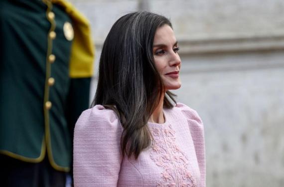 Letizia propinó fuertes golpes en la cara a uno de sus amantes