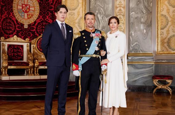 Mary Donaldson y Federico X están muy preocupados por la vida nocturna de su hijo, Christian de Dinamarca