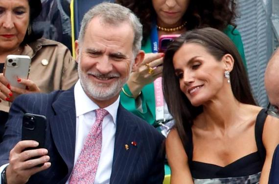 Felipe VI ha mandado al servicio de Casa Real vigilar a Letizia