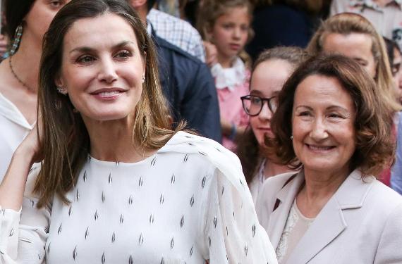 Paloma Rocasolano traicionó a su yerno facilitando los encuentros de cama de Letizia en Madrid