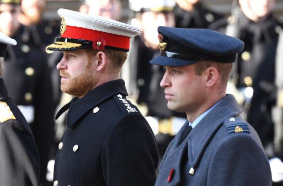 El Príncipe Harry se estuvo metiendo en la cama con una antigua amante de su hermano Guillermo