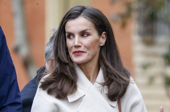 Letizia es conducida de madrugada hasta las afueras de Madrid varias veces por semana