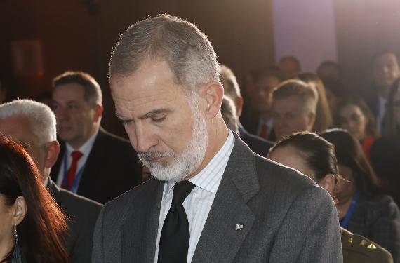 Zarzuela fleta vuelos privados para Felipe VI que salen de Madrid con destino secreto