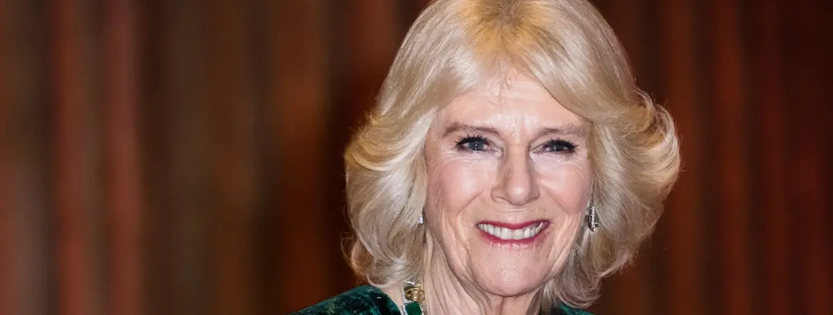 Camilla Parker Bowles ya no se esconde y bebe dos botellas de vino tinto al día