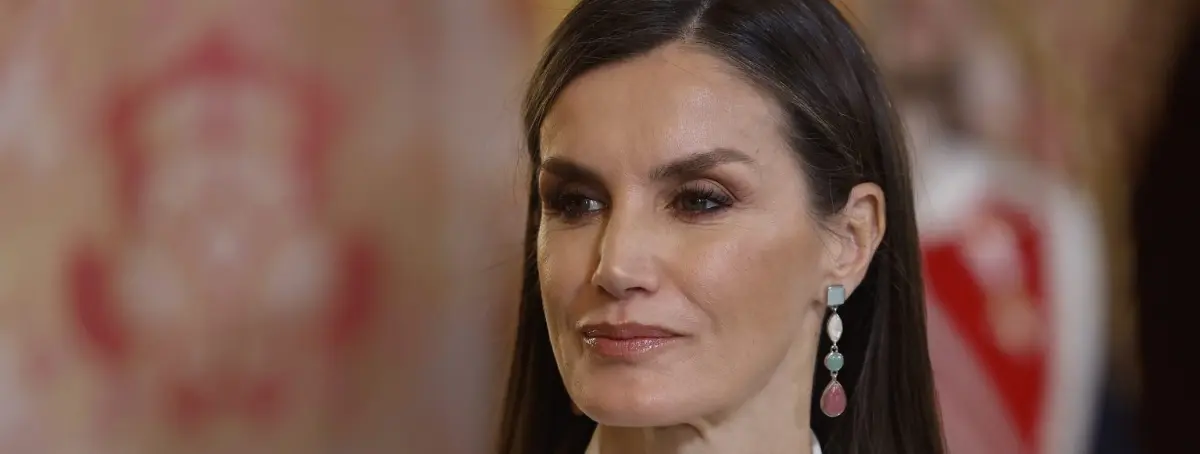 Letizia, totalmente ebria, amigas explican el desfase, terminó tirada en el suelo