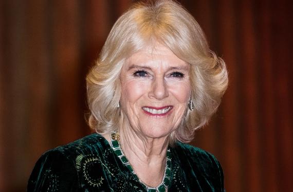 Camilla Parker Bowles ya no se esconde y bebe dos botellas de vino tinto al día