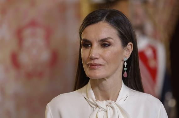 Letizia, totalmente ebria, amigas explican el desfase, terminó tirada en el suelo